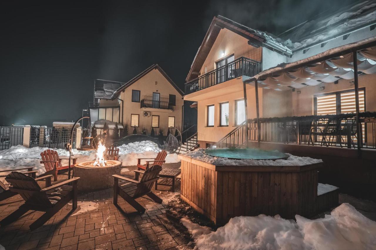 Roots Villa Redwood Braşov Buitenkant foto