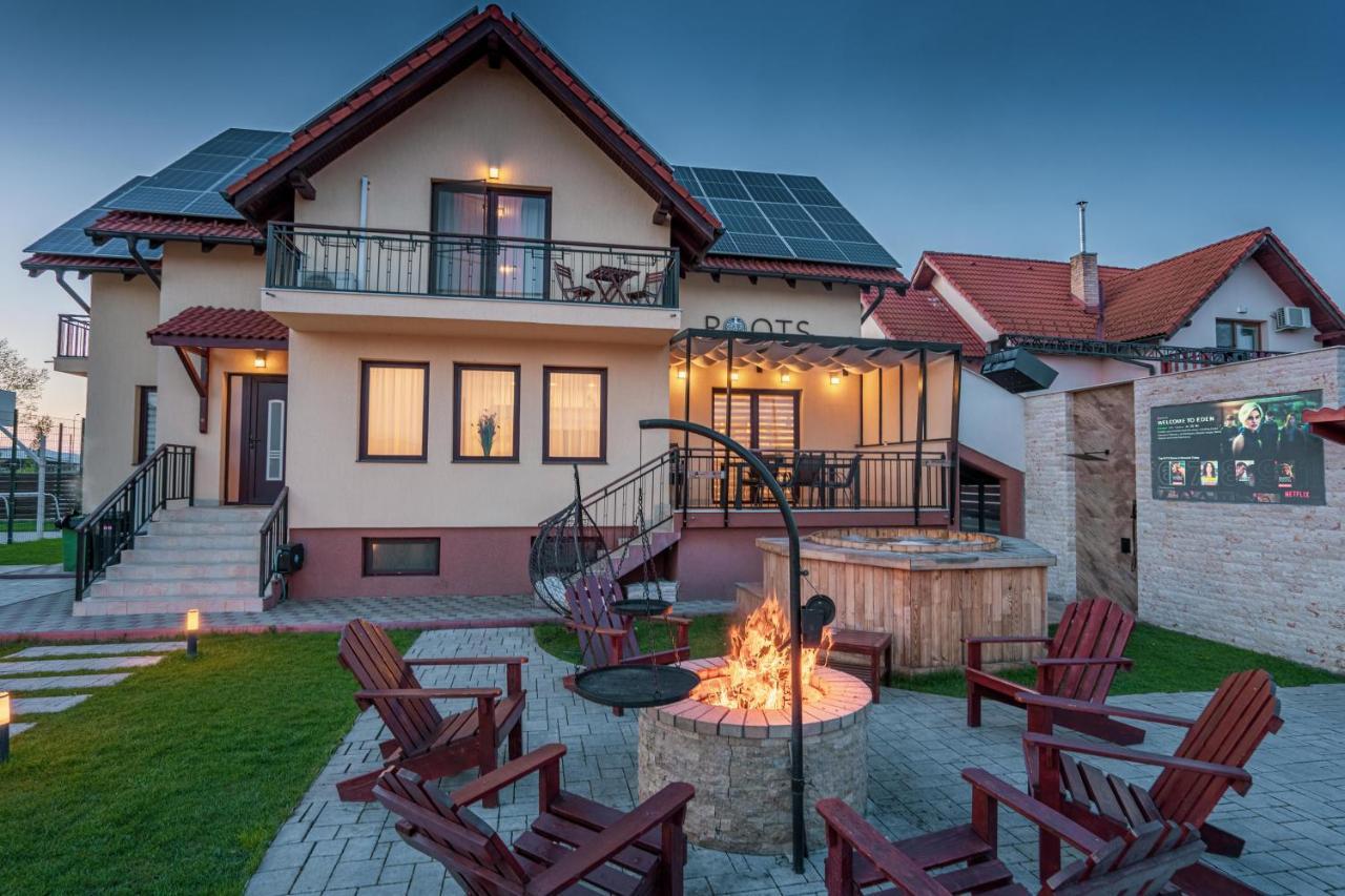 Roots Villa Redwood Braşov Buitenkant foto